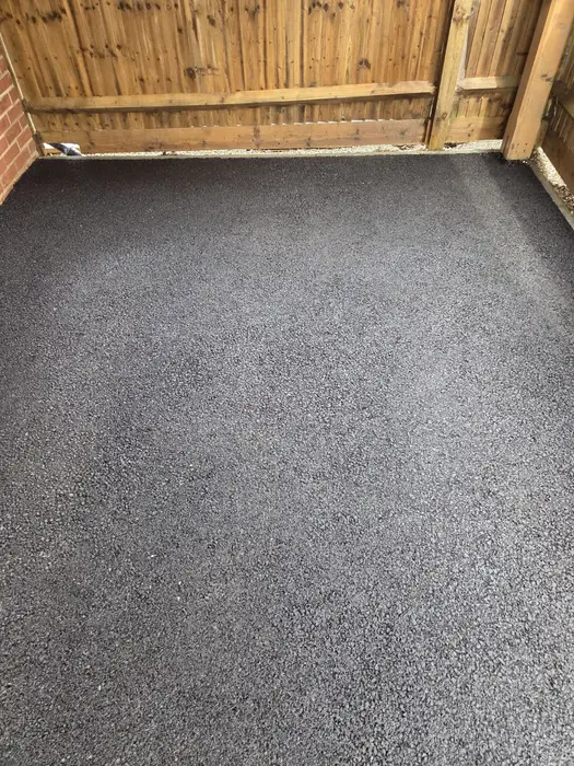 Freshly cleaned resin bound driveway in Kent